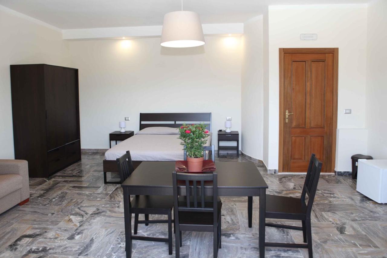 Pompei Gryllus Bed & Breakfast ภายนอก รูปภาพ